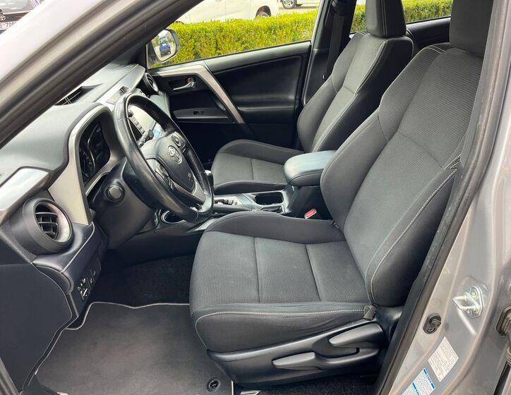 Toyota RAV4 13