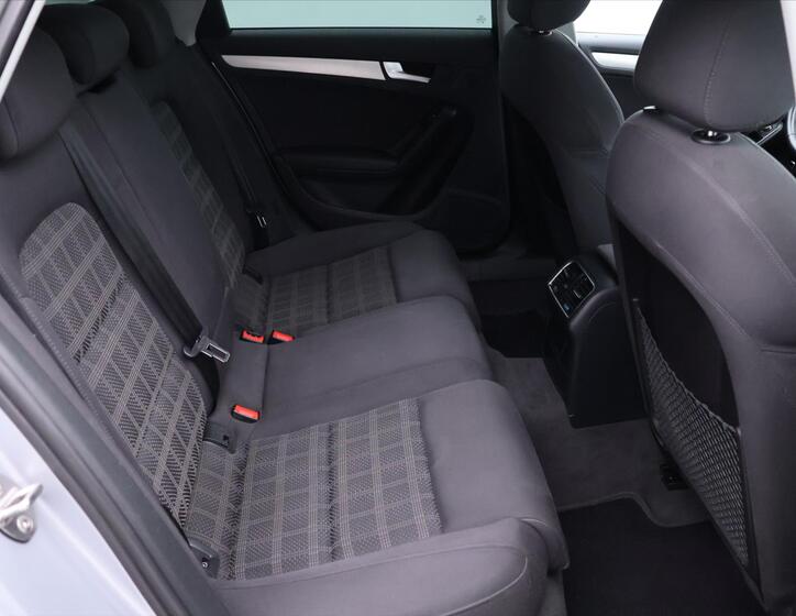 Audi A4 15