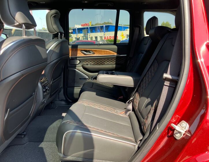 Jeep Grand Cherokee 35