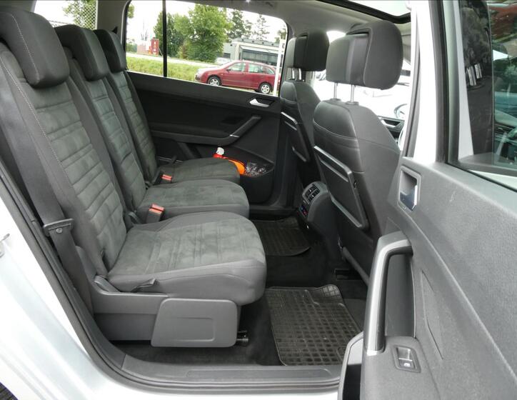 Volkswagen Touran 28