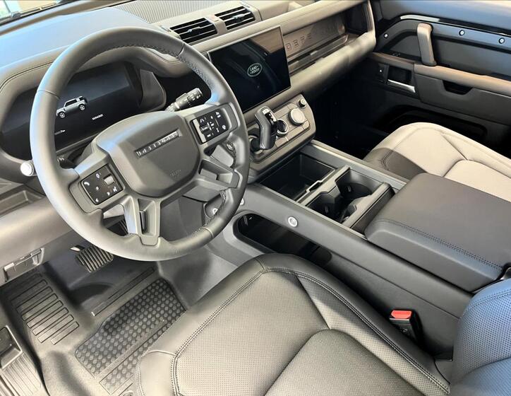 Land Rover Defender 12