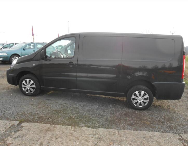 Peugeot Expert 8