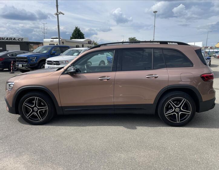 Mercedes-Benz GLB 8