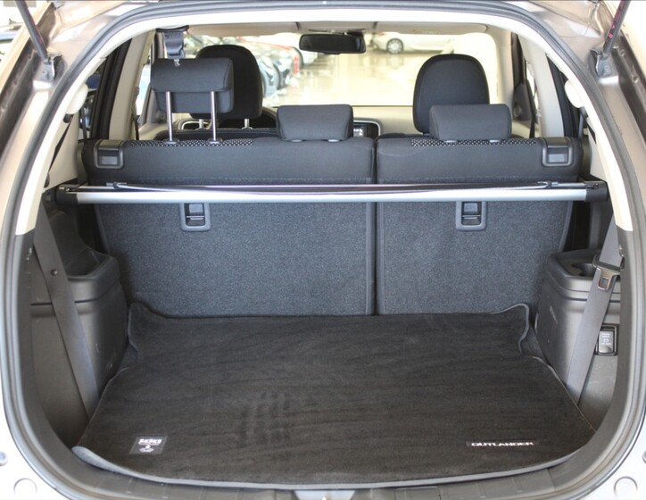 Mitsubishi Outlander 24