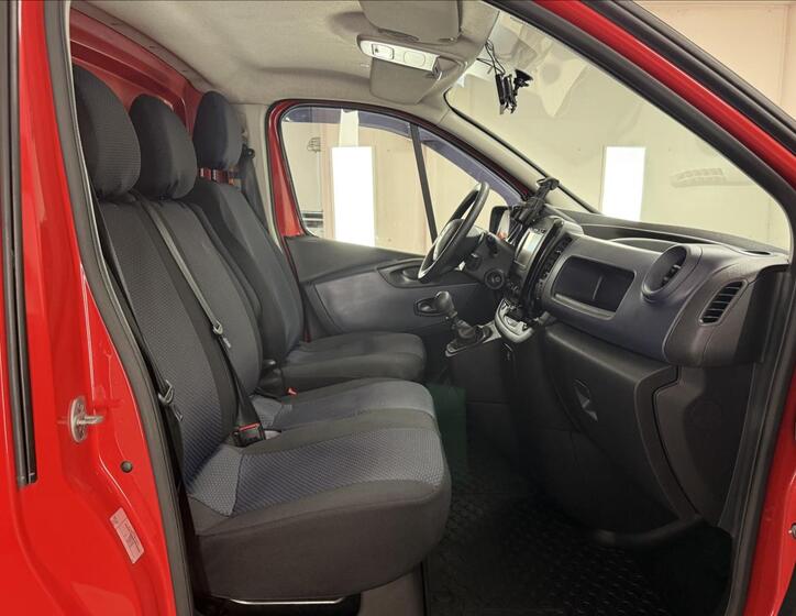 Opel Vivaro 10