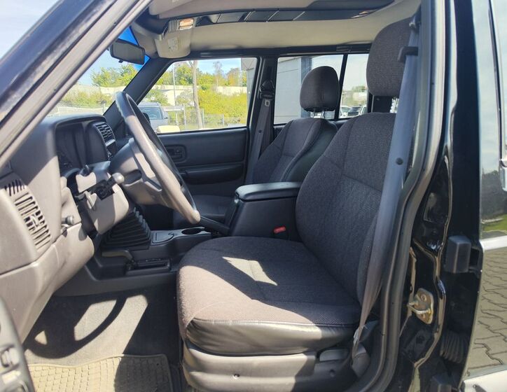 Jeep Cherokee 13