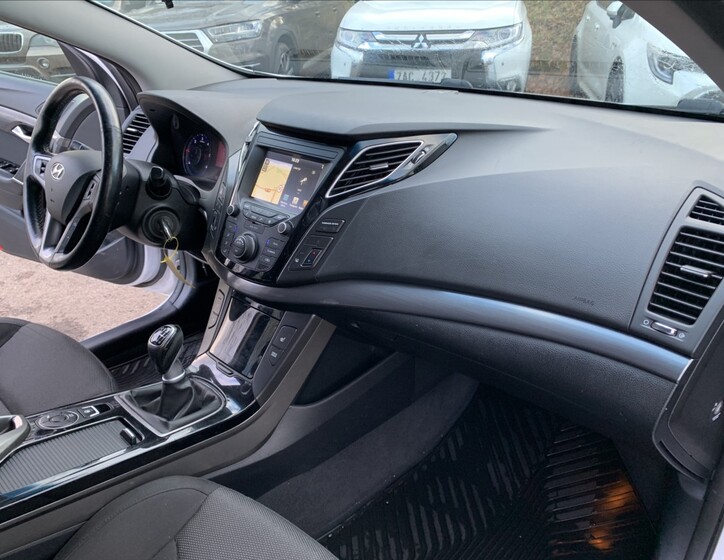 Hyundai i40 14