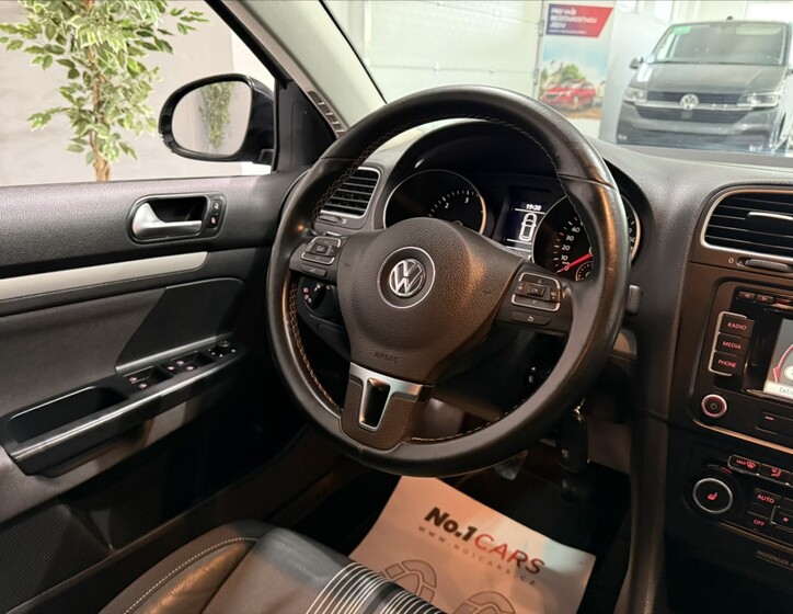 Volkswagen Golf 16