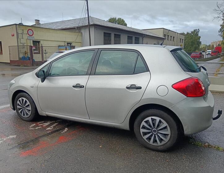 Toyota Auris 7
