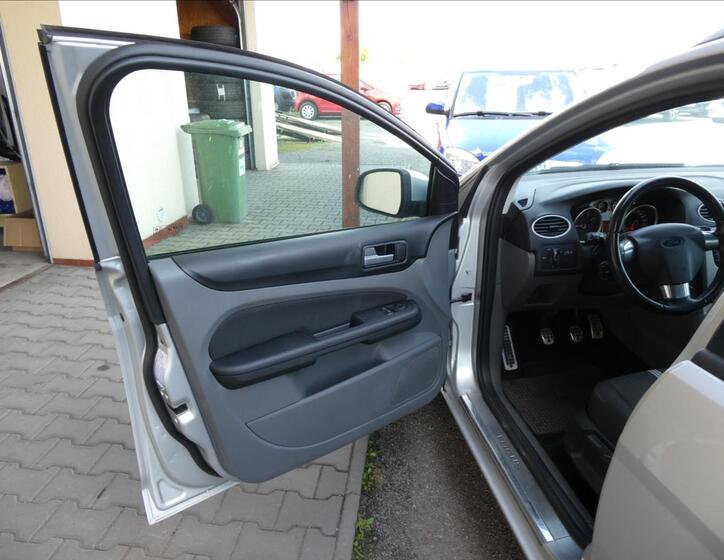Ford Focus 14