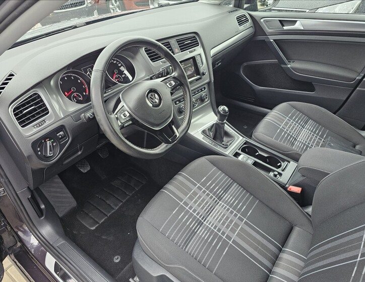 Volkswagen Golf 11