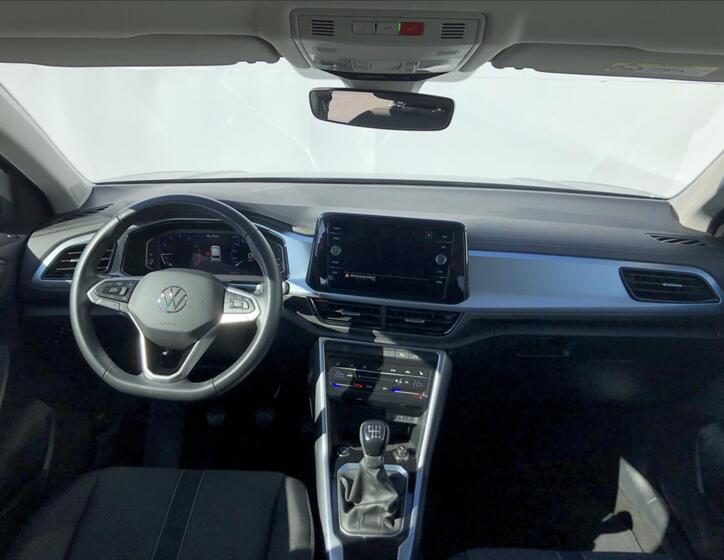 Volkswagen T-Roc 6