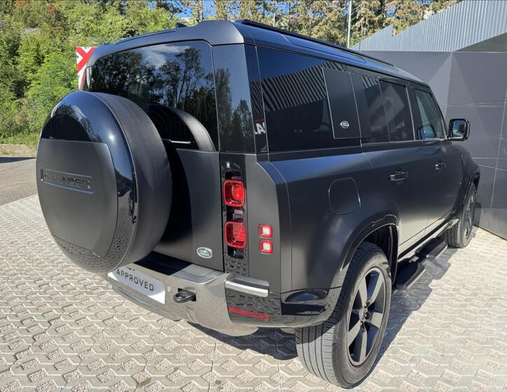 Land Rover Defender 7