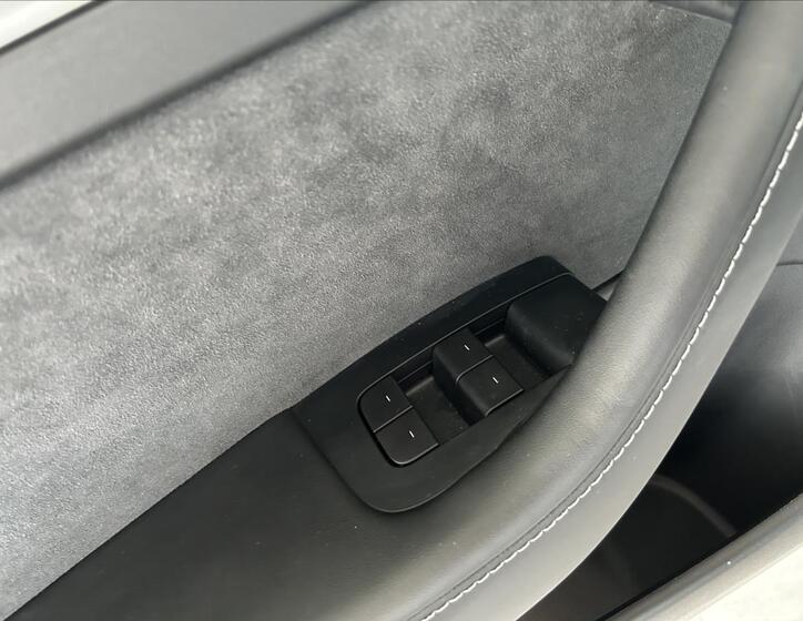 Tesla Model 3 10