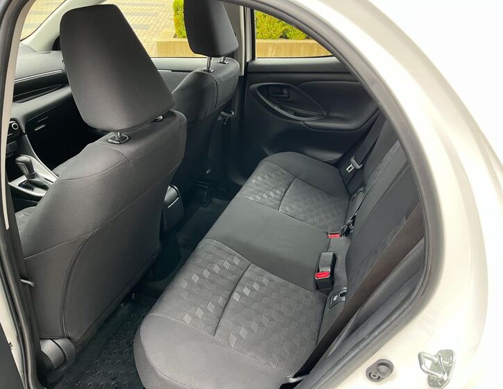 Toyota Yaris 16