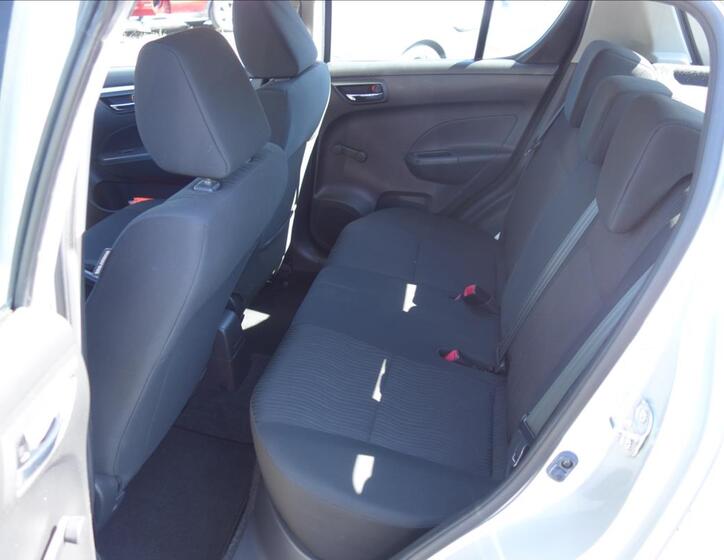 Suzuki Swift 13
