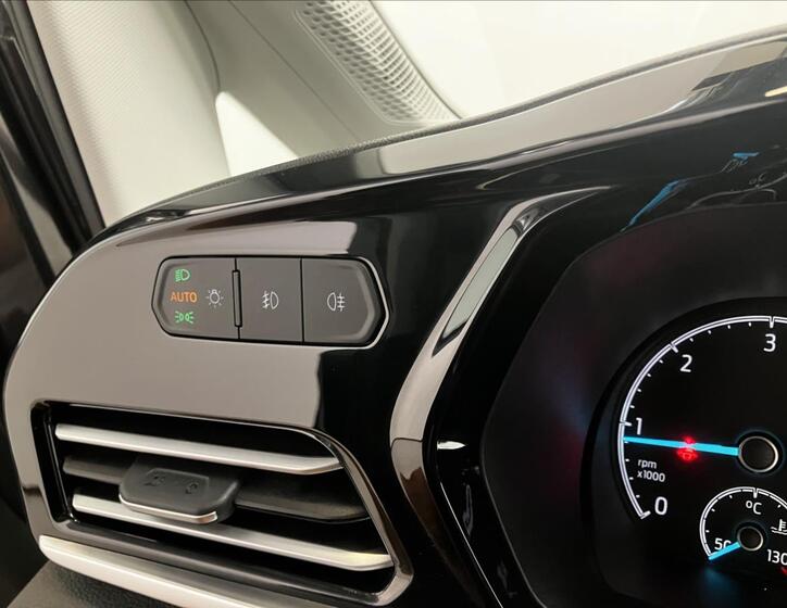 Ford Tourneo Connect 15