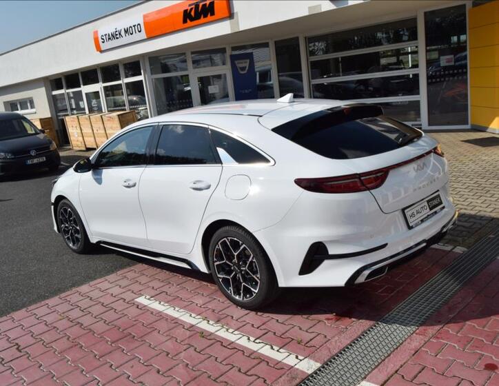 KIA ProCeed 14