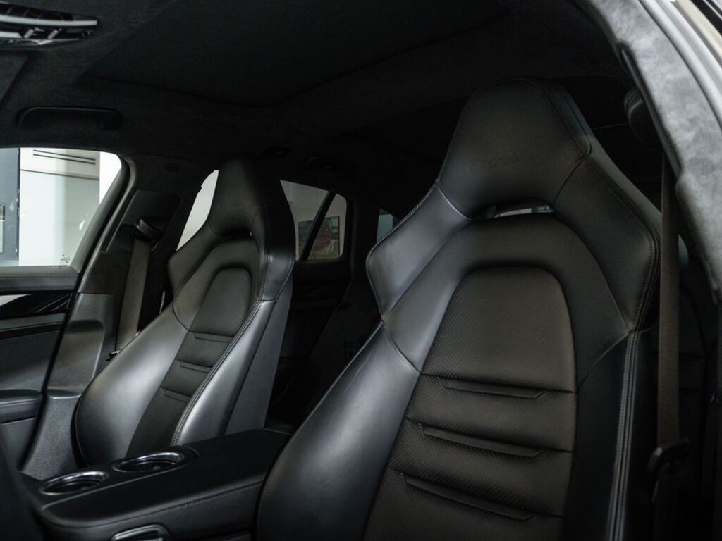Porsche Panamera 7