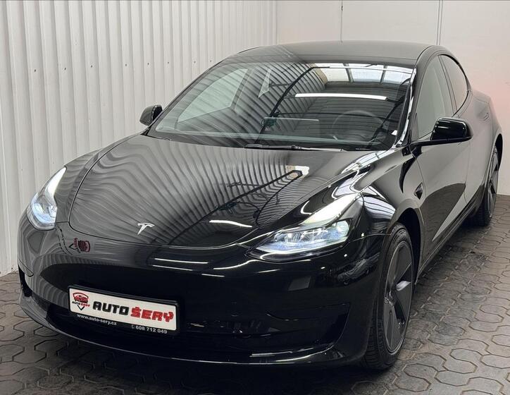 Tesla Model 3 1