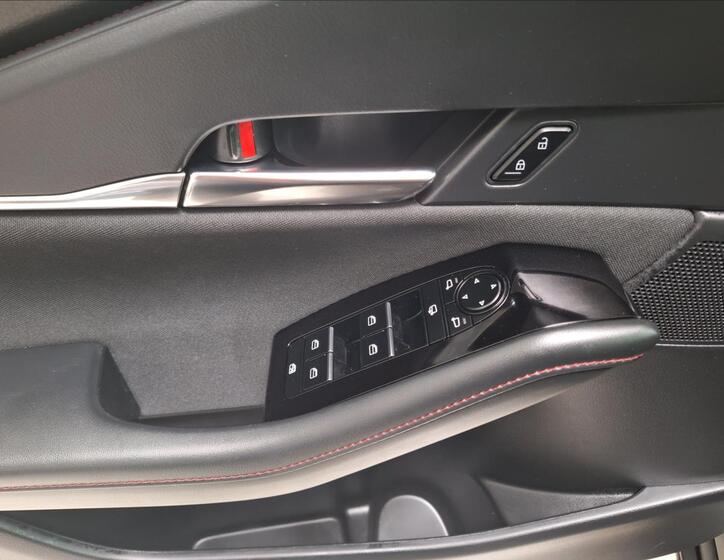 Mazda CX-30 13