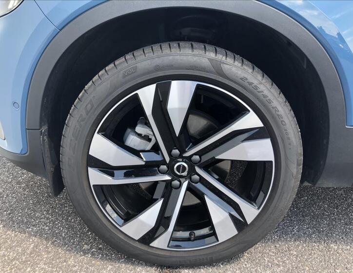 Volvo XC40 22