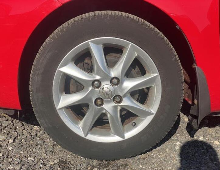 Toyota Yaris 8