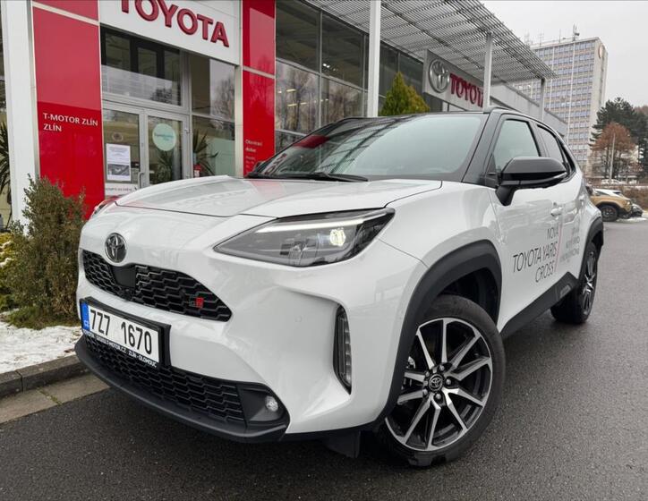 Toyota Yaris Cross 4