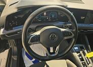 Volkswagen Golf 11
