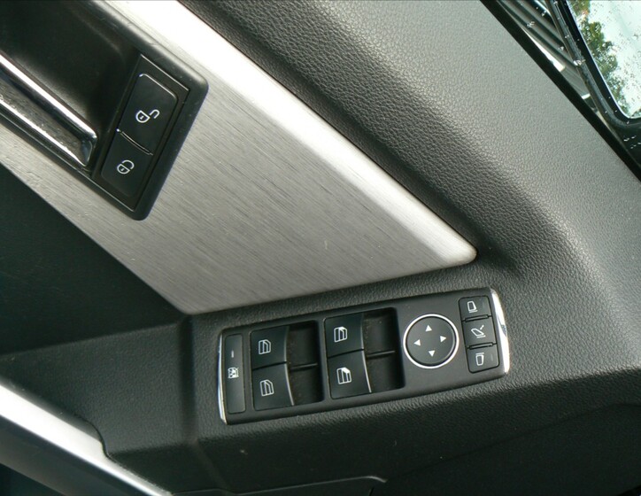 Mercedes-Benz GLK 9