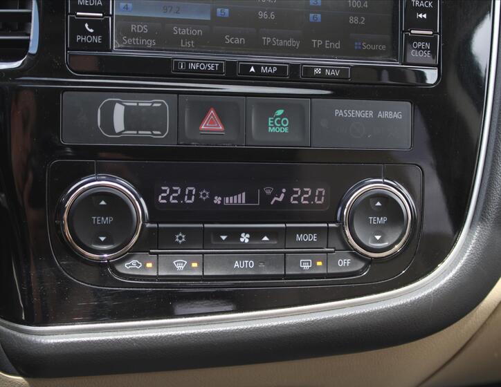 Mitsubishi Outlander 24