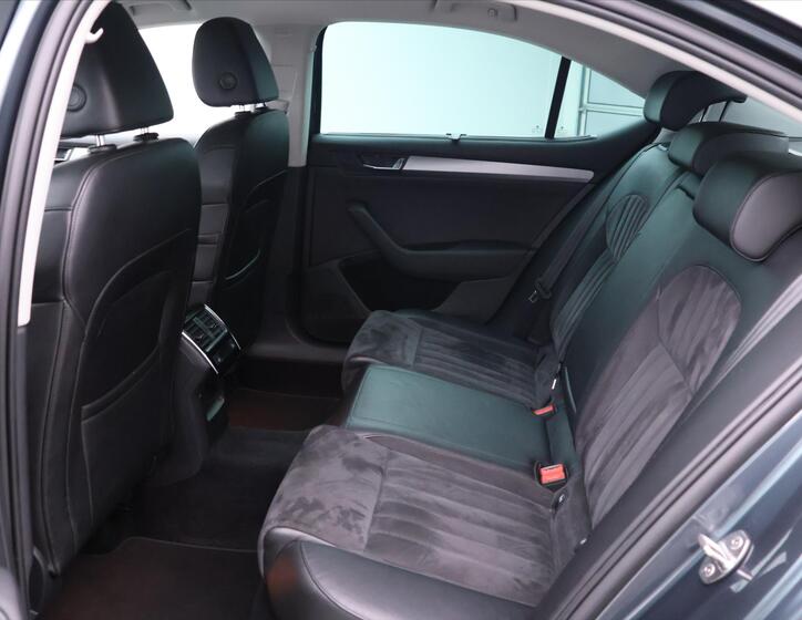 Škoda Superb 14