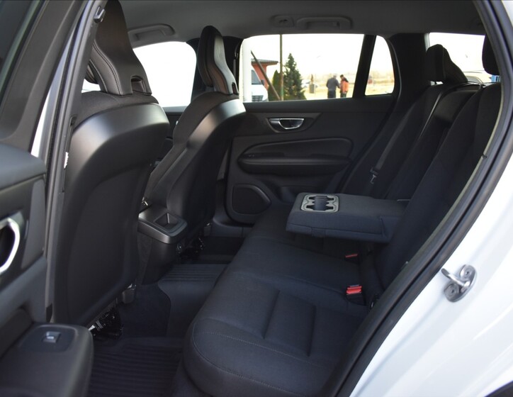Volvo V60 12