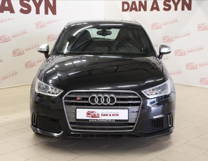 Audi S1 2