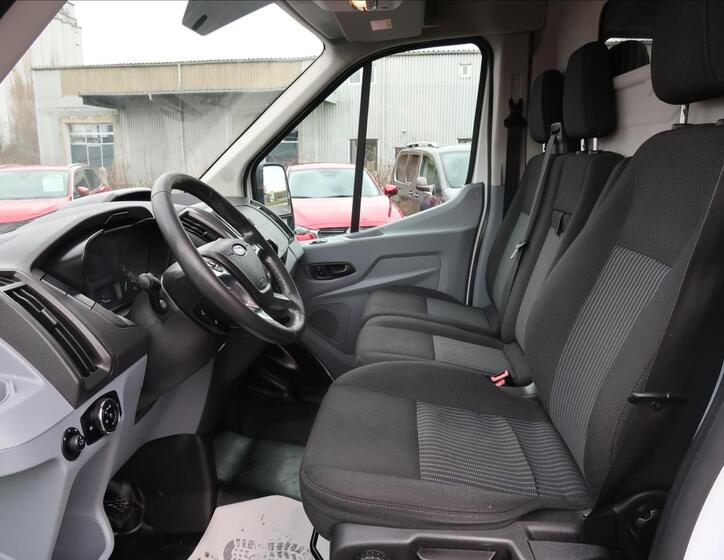 Ford Transit 12