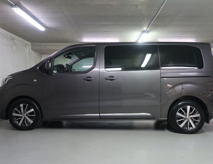 Toyota ProAce 8