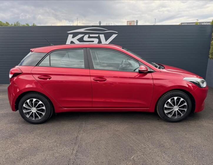 Hyundai i20 6