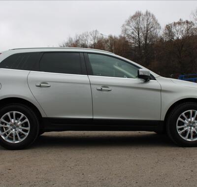 Volvo XC60 4