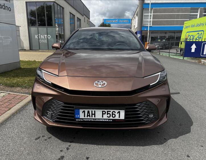 Toyota Camry 1