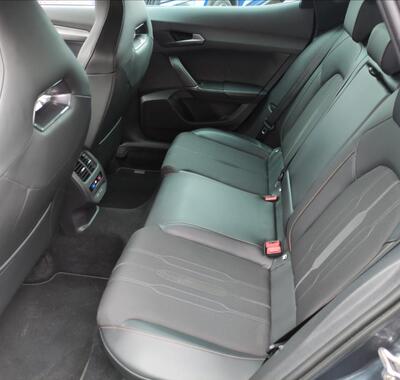Cupra Formentor 8