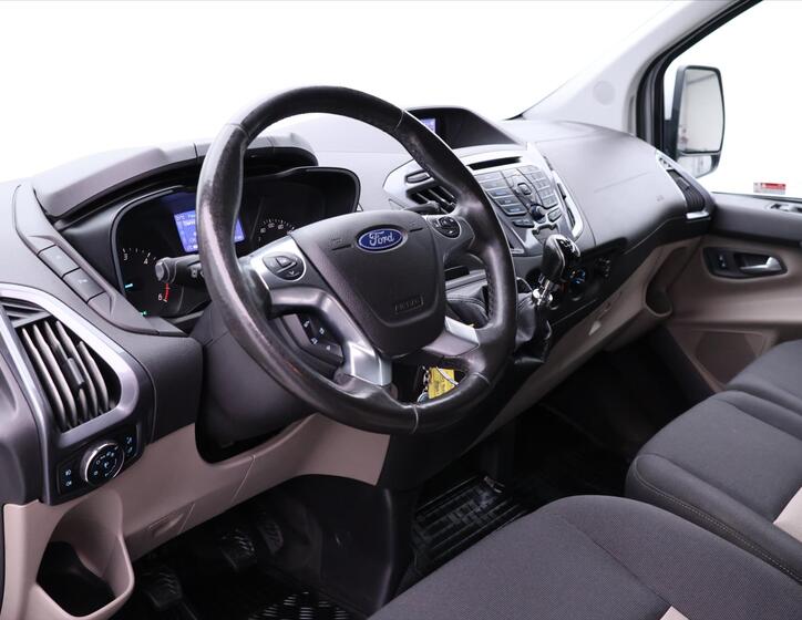 Ford Tourneo Custom 25
