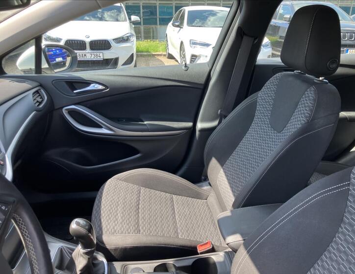 Opel Astra 9