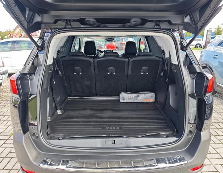 Peugeot 5008 12