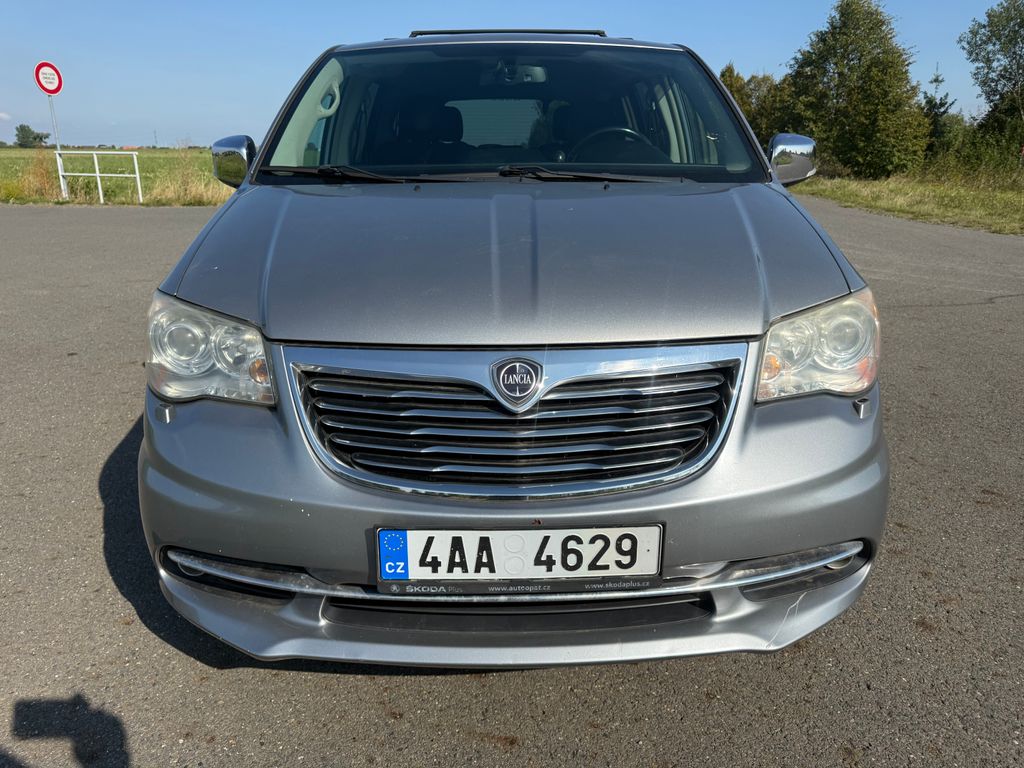 Lancia Voyager