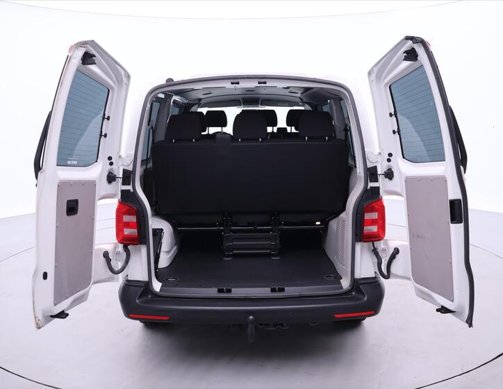 Volkswagen Transporter 9