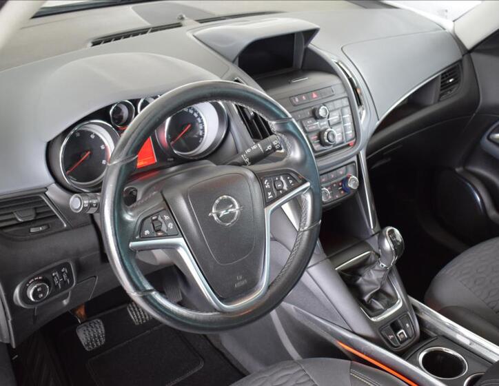 Opel Zafira 9