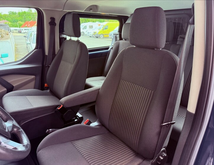 Ford Transit Custom 10