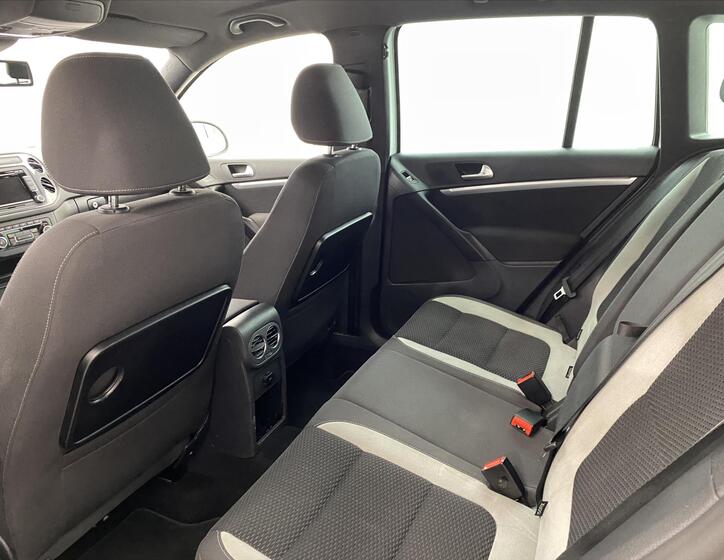 Volkswagen Tiguan 6