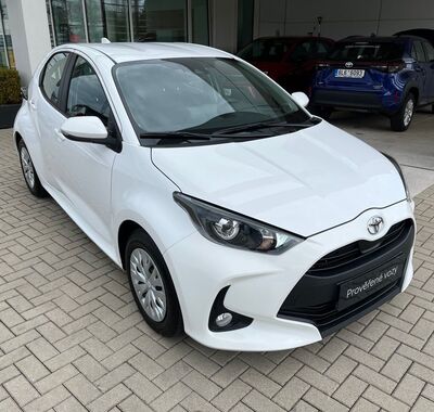 Toyota Yaris 9