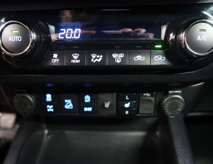 Toyota Hilux 30